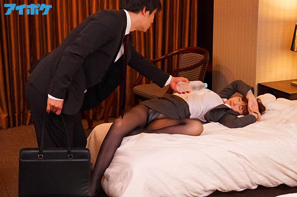 IPX-367 从不要到想要!巨乳女上司「桜空もも」出差喝醉被下属捡尸「一夜射十发」!