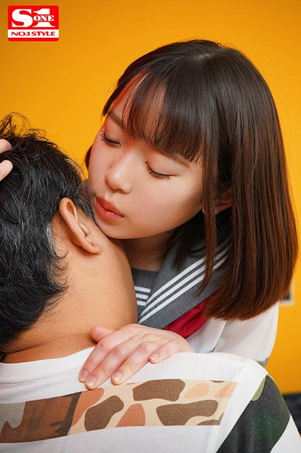 SSNI-848 看似单纯却以「让男人发泄为乐」!制服店女孩「架乃ゆら」笑着让你爽!