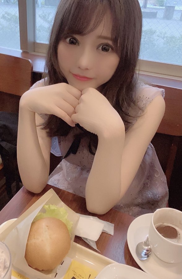 富安玲央奈(冨安れおな)出道作品番号及封面,冨安れおな个人简介