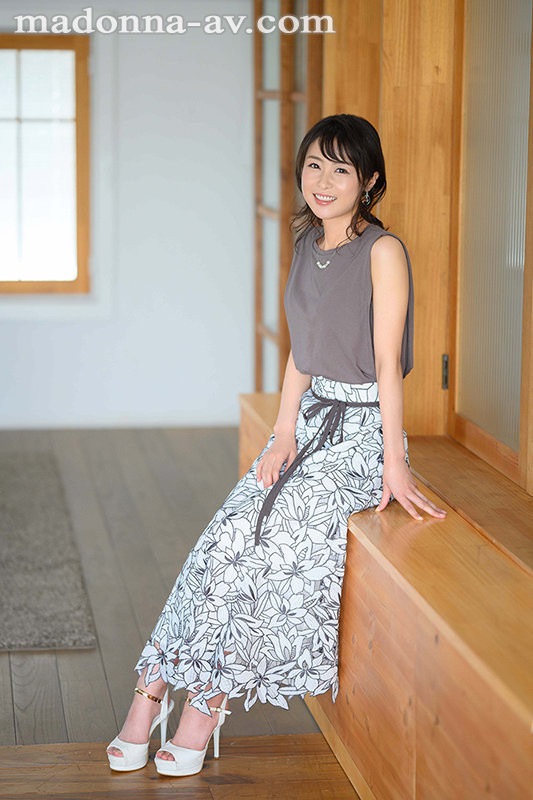 JUL-745 超美颜!原・石・美・主・妇!大型新人“小野寺真优”一HIGH就喷水! …