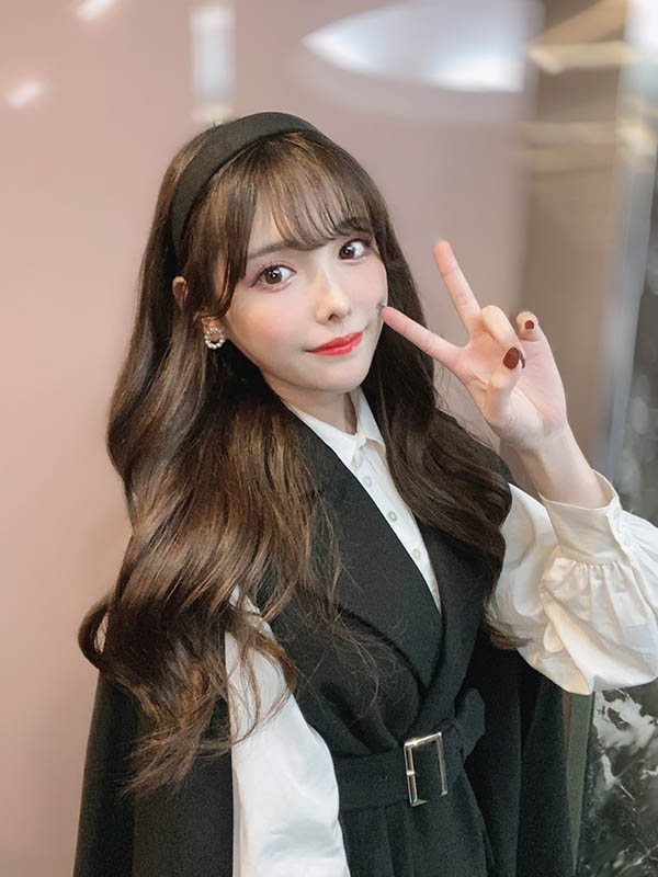 女神24岁啦!「桥本有菜」凭一双美腿逆袭AV界,调皮小恶魔迈向成熟性感女人