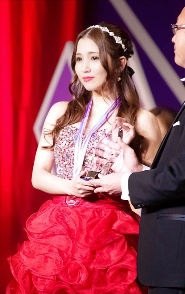 专属片商切八断!友田彩也香怎么办?