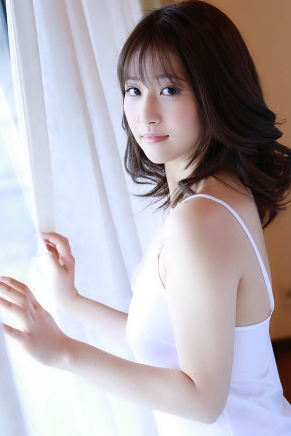 JUL-214 前电视台主播「流田みな実」首次NTR作品!新婚之夜直接和见证人搞上