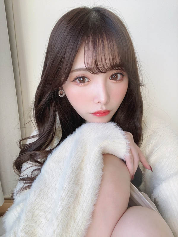 长腿美少女「桥本有菜」生日圣诞一起过,「超甜美装扮」粉丝看到就是赚到!
