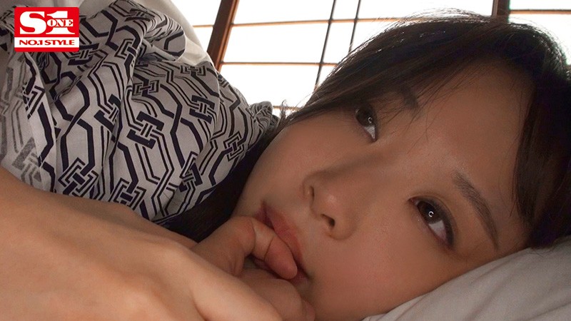 SSNI-995 来去温泉玩一晚! 白嫩D奶美少女「吉冈日和」S1毕业作色性大发主动摇屁股哀求!