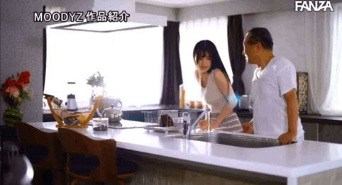 MIDV-040 危险日狙击侵犯!G奶人妻“高桥圣子”遭公公中出!