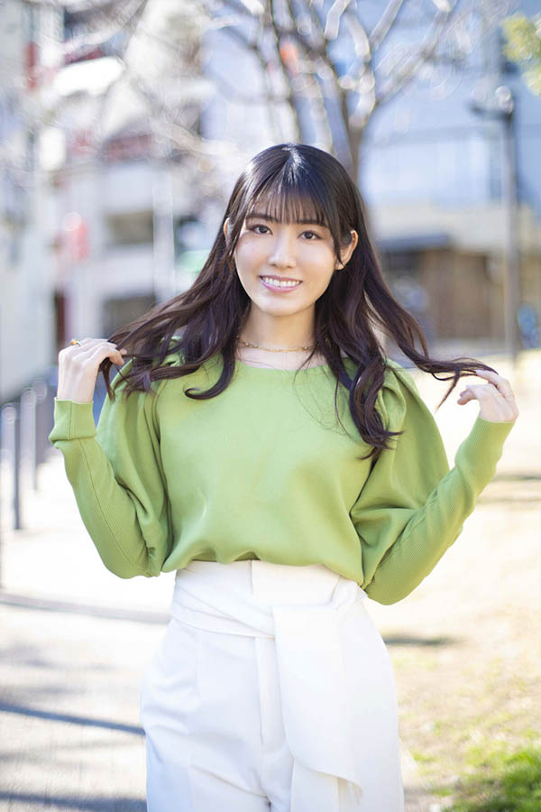 MIDE-769 网发文求推荐「超享受性爱的女优」,底下贴文狂推「E奶的她」!