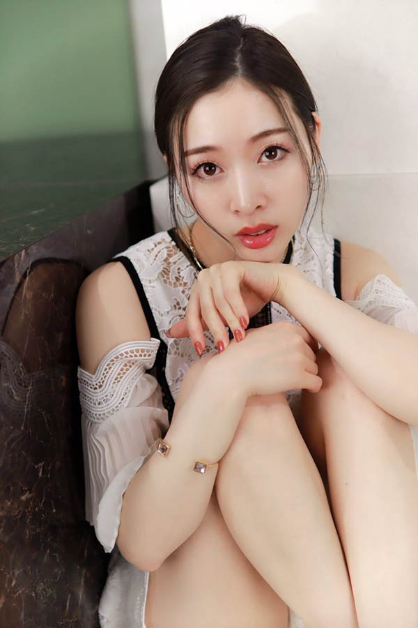 MEYD-347 AV界身材教科书!御姐「本田岬」巨乳、神腿都是极品!