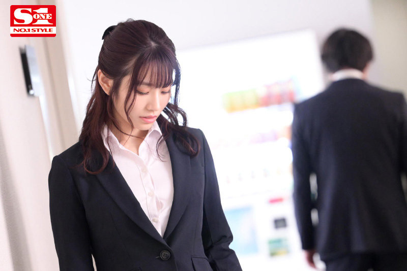 SSIS-586 「河北彩花」回来啦!第一次NTR演出「出差被上司玩弄整晚」!