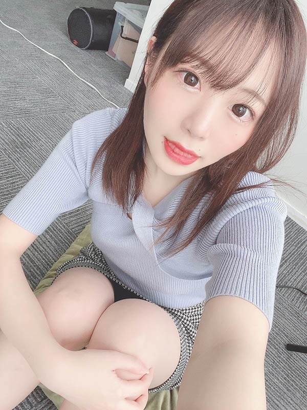 MUDR-200 透明感制服妹「日向日景」美腿超修长,饱满E奶超级诱人!