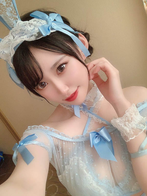 CAWD-510 体育场外搭讪「雪白F罩杯小只马」,「超萌酒促妹」下海出道!