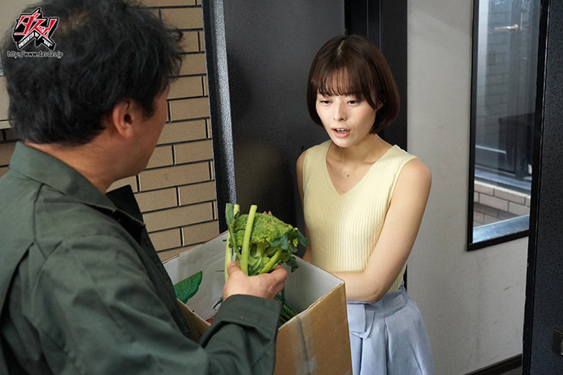 DASD-968 女友「月乃露娜」被社区清洁工睡走了,「交媾喷水」连番激烈大战!