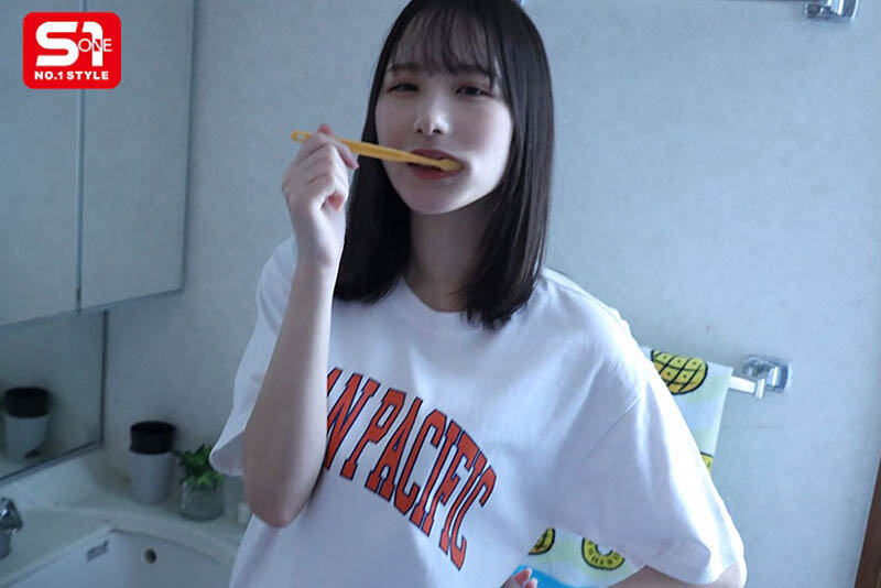 SONE-670 我的美胸女友被SEX狂社团的人睡走,袒露巨乳…还开心比剪刀手!