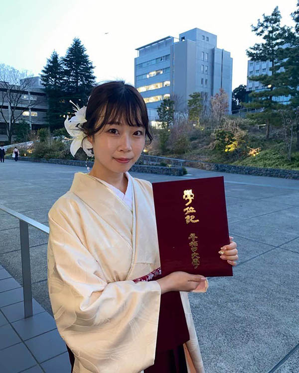 JUL-483 毕业即引退!「早稻田高材生」不干了~ 卸下AV女优身分转职当作家
